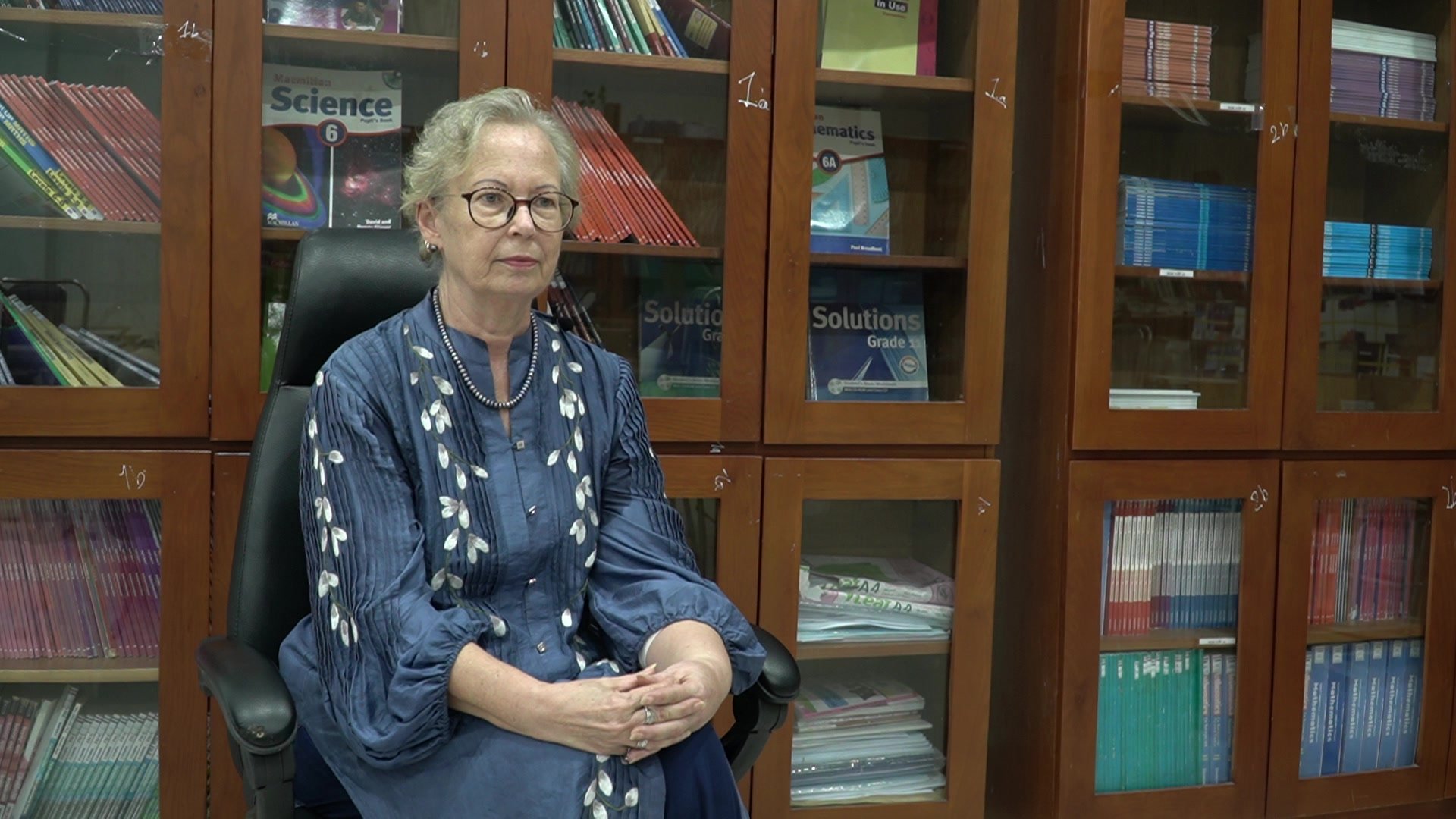 Thạc sĩ Ms. Lois Anne Davis trả lời phỏng vấn về Cách dạy con của người Việt Nam